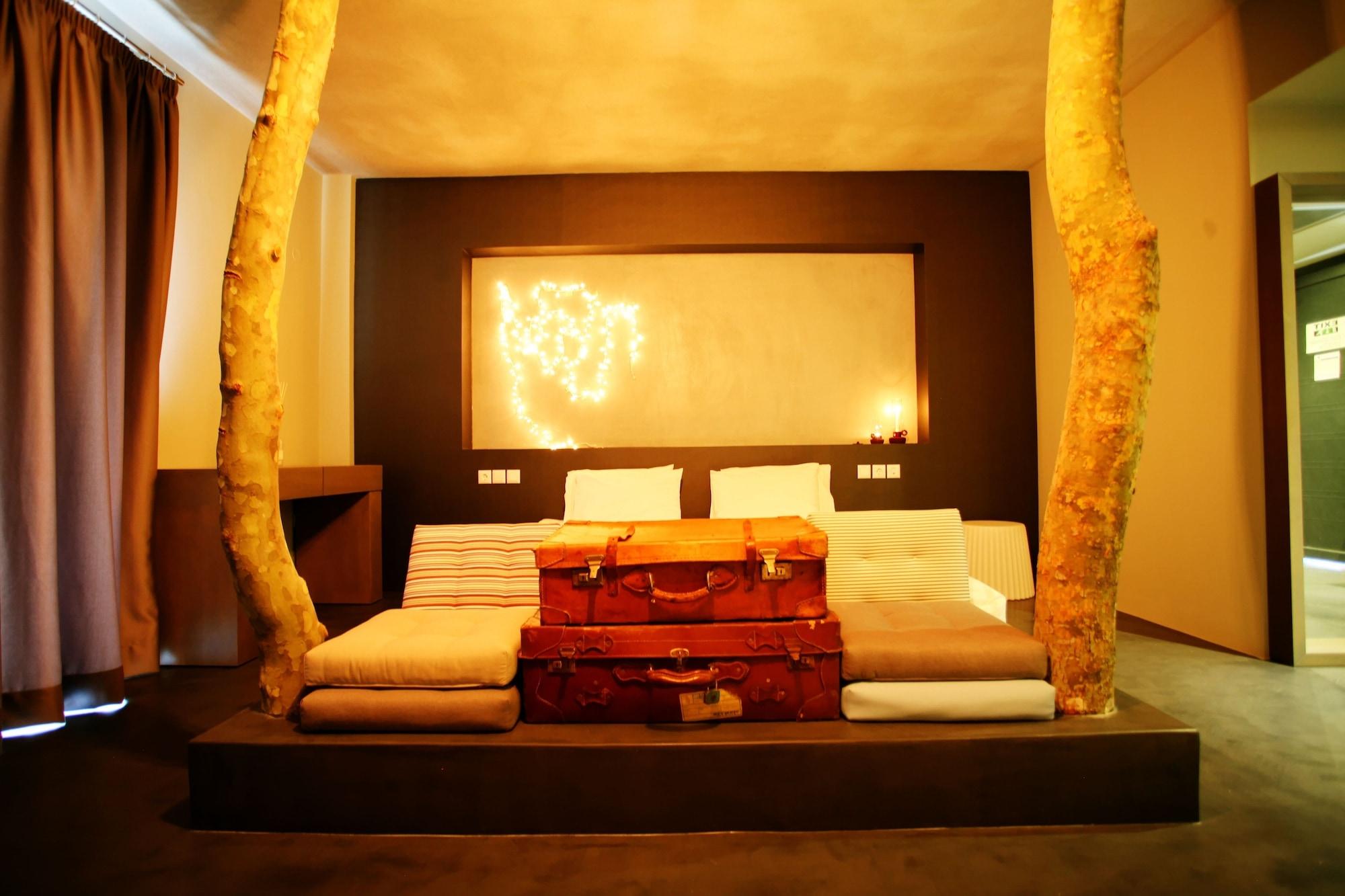 Oniropetra Boutique Hotel Karpenisi Екстер'єр фото