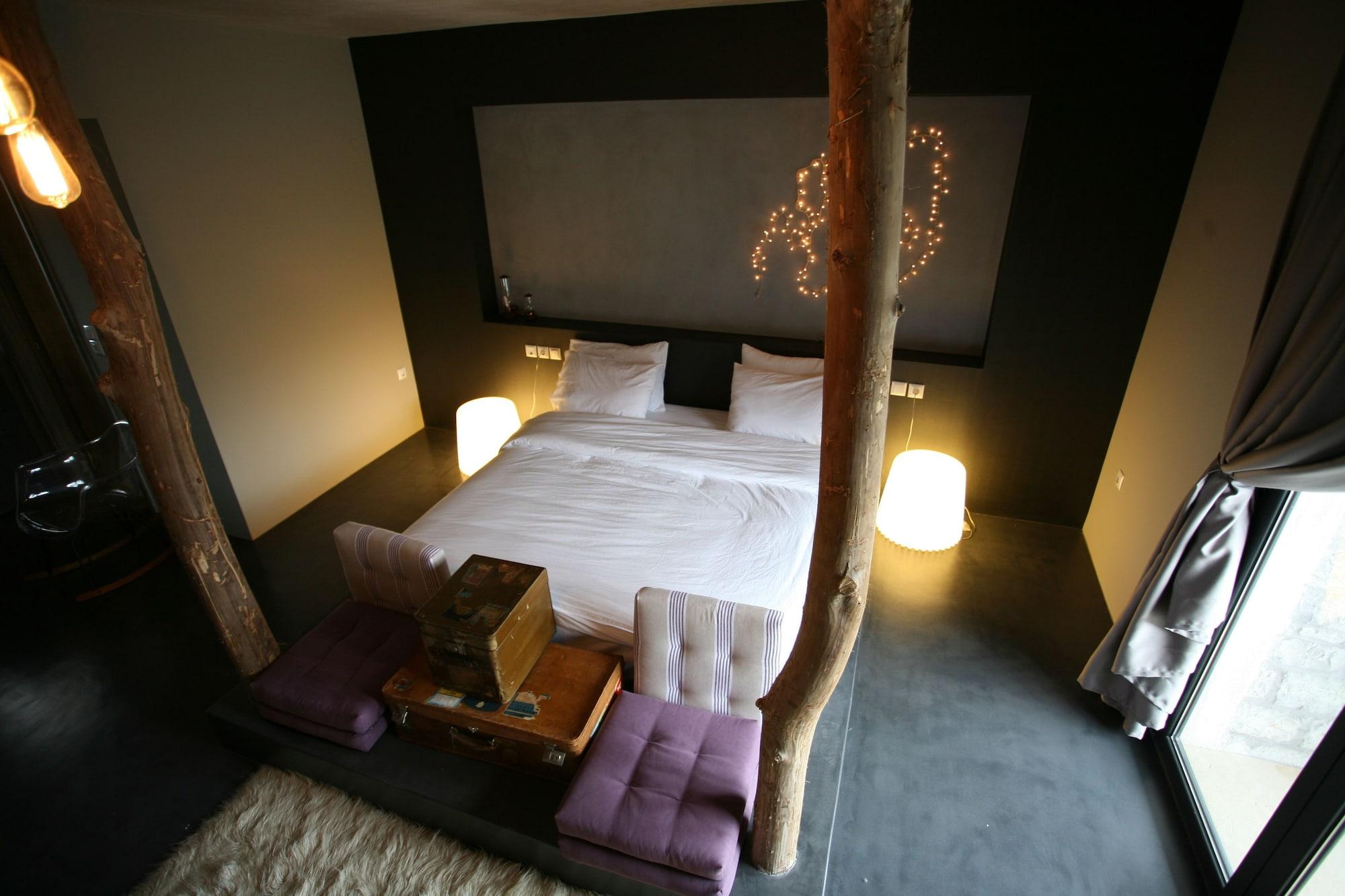 Oniropetra Boutique Hotel Karpenisi Екстер'єр фото