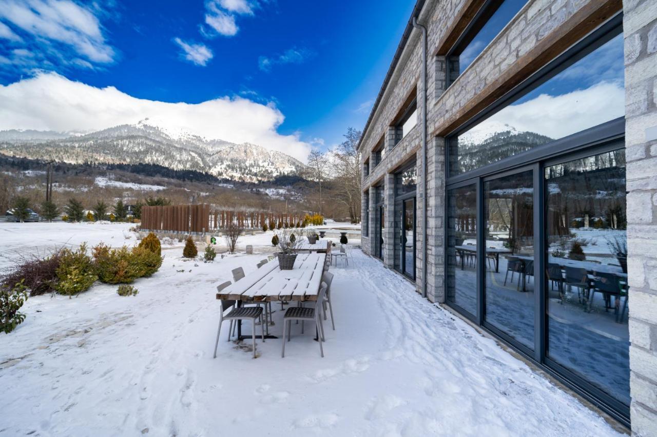 Oniropetra Boutique Hotel Karpenisi Екстер'єр фото