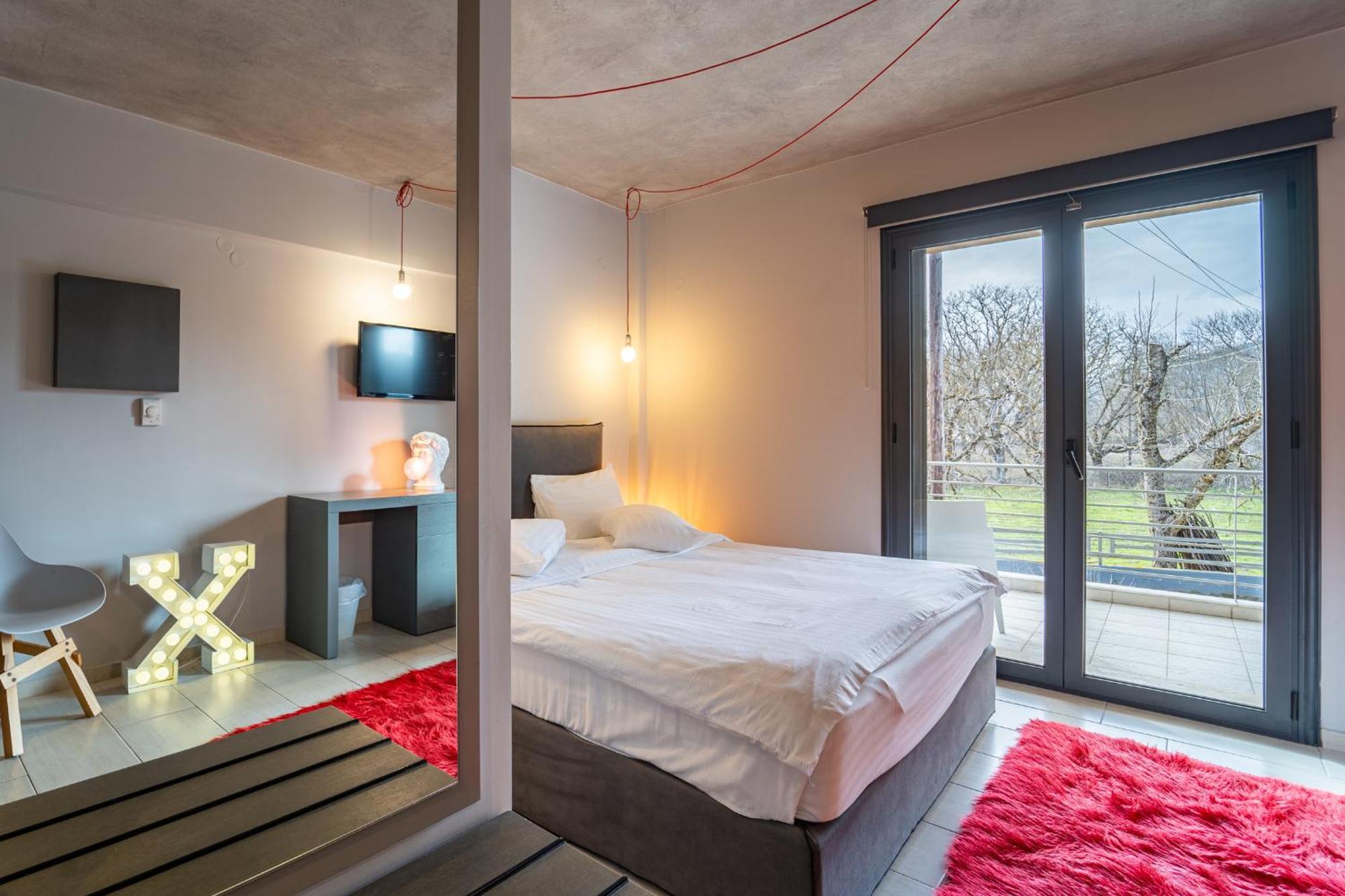 Oniropetra Boutique Hotel Karpenisi Екстер'єр фото